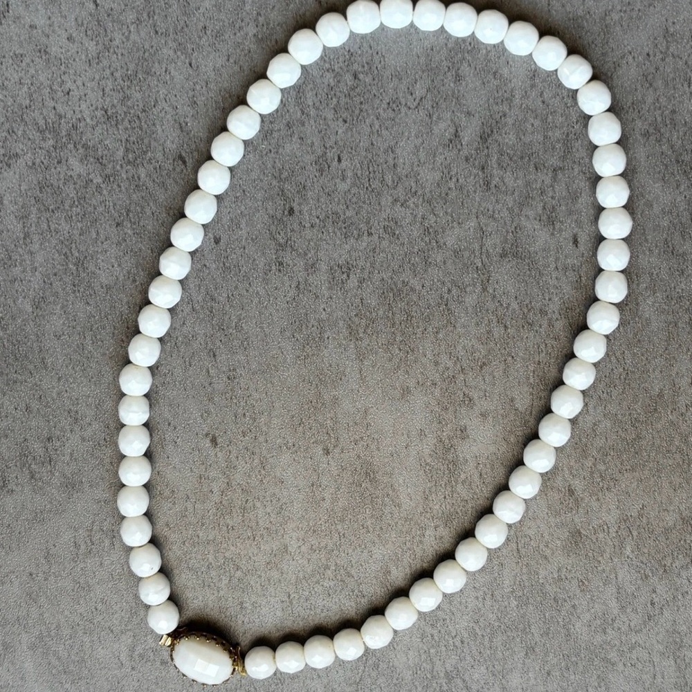 16” Vintage 1950s Milk Glass Bead Necklace Gold Tone Clasp Bridal